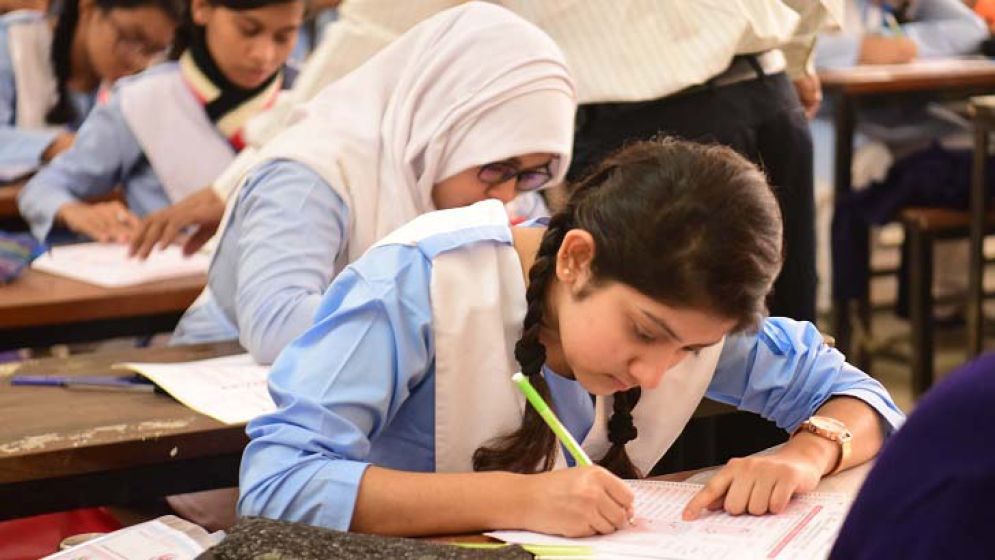 সারাদেশে শুরু হয়েছে ২০২৬ সালের এসএসসি ও সমমান পরীক্ষা