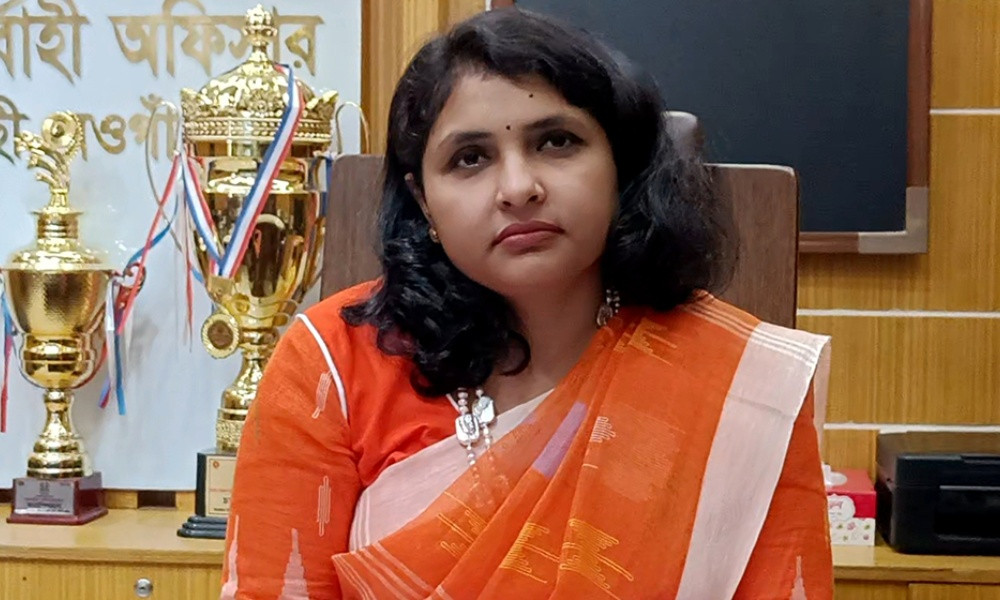 খাজনা পদ্ধতি নিয়ে মাইকিং: নওগাঁয় ইউএনওর বিরুদ্ধে বৃদ্ধকে মারধরের অভিযোগ