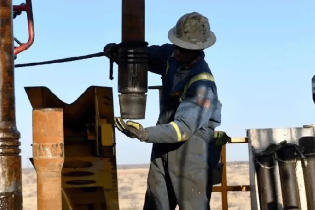 যুক্তরাষ্ট্র–ইরান আলোচনায় অগ্রগতি না থাকায় বিশ্ববাজারে জ্বালানি তেলের দাম ১০০ ডলারের ওপরে