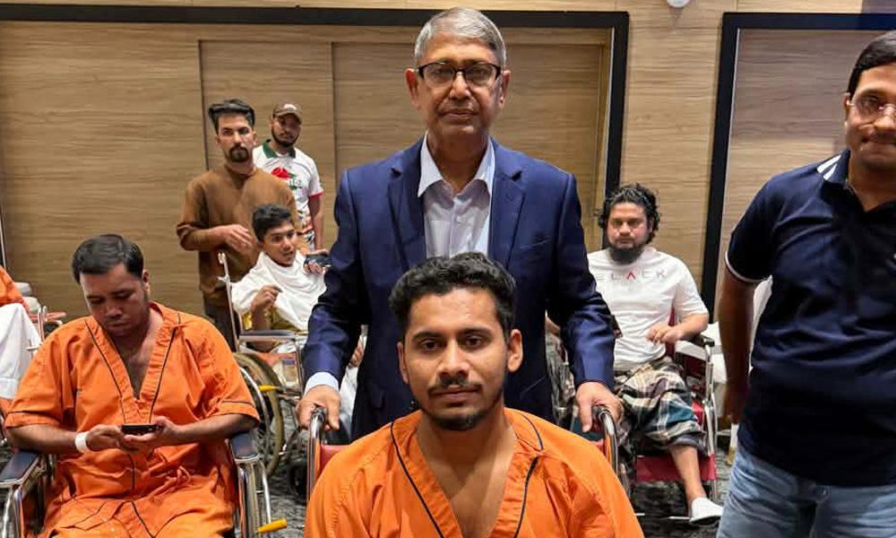 জুলাই সনদ বাস্তবায়নে সরকার অঙ্গীকারবদ্ধ: থাইল্যান্ডে চিকিৎসাধীন আহতদের পরিদর্শনে মুক্তিযুদ্ধমন্ত্রী