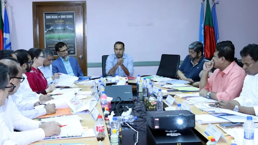 জাতীয় দলের নতুন কোচ নিয়োগের চূড়ান্ত সিদ্ধান্ত নিতে জরুরি সভায় বাংলাদেশ ফুটবল ফেডারেশন (বাফুফে)