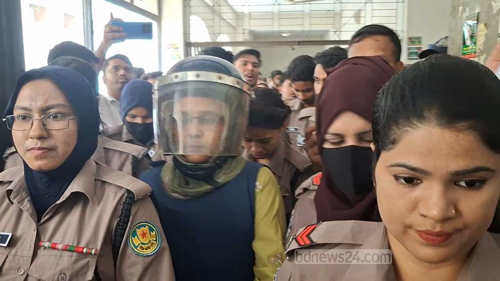 সাবেক এমপি তামান্না নুসরাত বুবলীকে সন্ত্রাসবিরোধী আইনের মামলায় গ্রেপ্তার প্রদর্শন