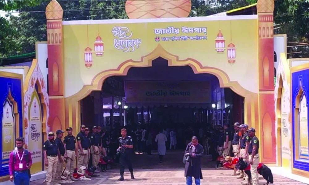 দেশজুড়ে ধর্মীয় ভাবগাম্ভীর্য ও ত্যাগের মহিমায় উদযাপিত হচ্ছে ঈদুল আজহা