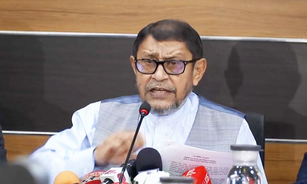 সচিবালয়ে স্বাস্থ্যমন্ত্রীর সংবাদ সম্মেলন: ১ কোটি ৮৪ লাখ শিশুকে হামের টিকা প্রদান, পোর্টারদের বকেয়া বেতন বাবদ ২৬ কোটি টাকা বরাদ্দ