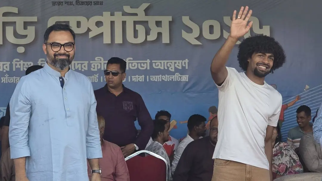 তৃণমূলের ক্রীড়া প্রতিভা অন্বেষণে ‘নতুন কুঁড়ি’; মাঠে ফুটবল তারকা হামজা চৌধুরী