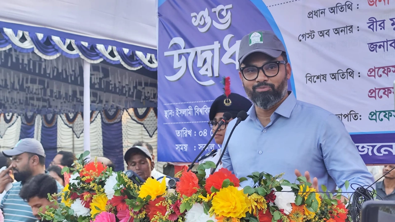 আগামী শিক্ষাবর্ষ থেকে চতুর্থ শ্রেণি থেকে খেলাধুলা বাধ্যতামূলক করার ঘোষণা ক্রীড়া প্রতিমন্ত্রীর