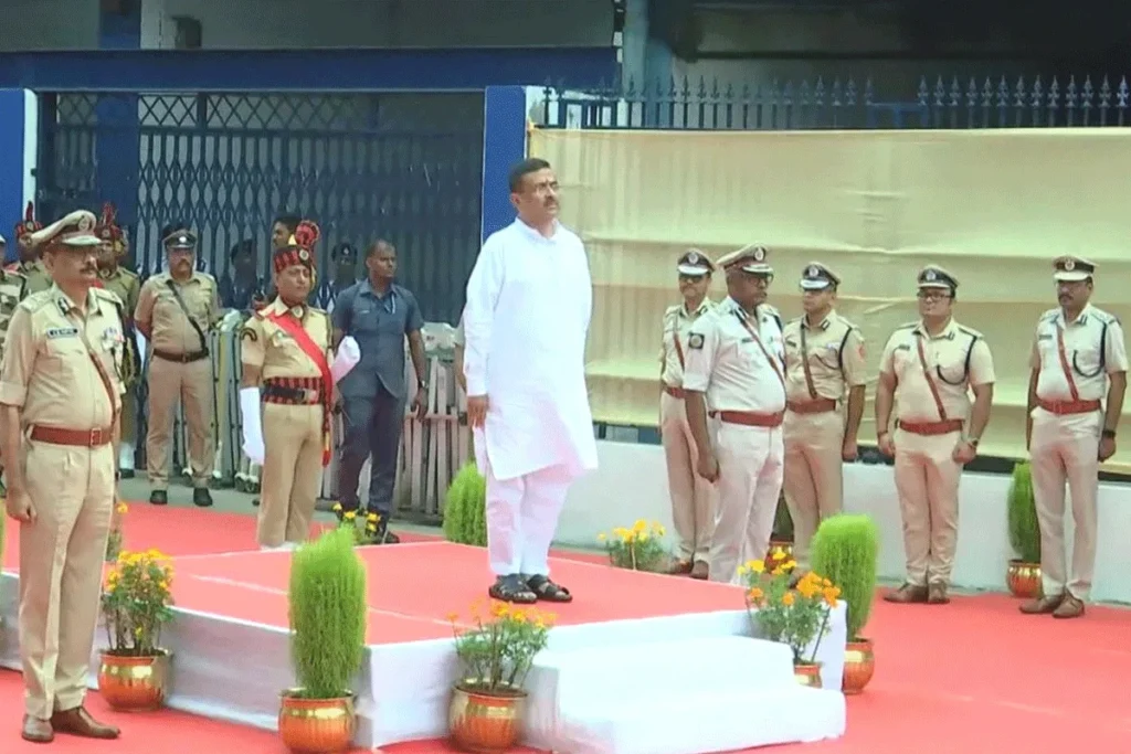নবান্নে মুখ্যমন্ত্রী শুভেন্দু অধিকারীর প্রথম কর্মদিবস: প্রশাসনিক ও সাংগঠনিক তৎপরতায় নতুন যাত্রা