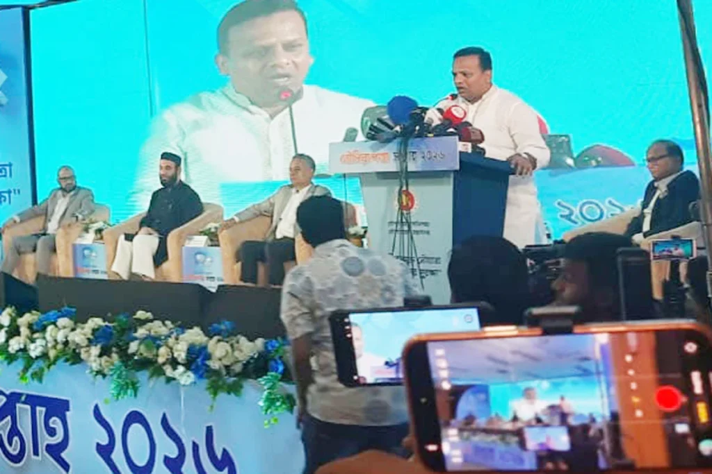 ঈদুল আজহা ও বর্ষায় নৌপথে সর্বোচ্চ সতর্কতার নির্দেশ প্রতিমন্ত্রীর