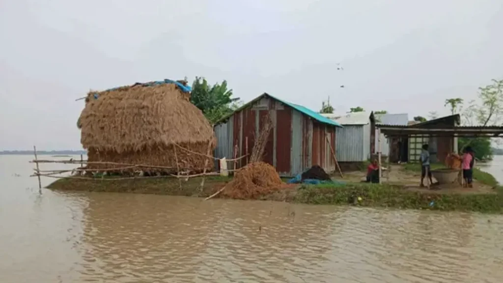 ভারী বৃষ্টিতে উত্তর-পূর্বাঞ্চলের ৮ পয়েন্টে নদ-নদীর পানি বিপৎসীমার ওপরে