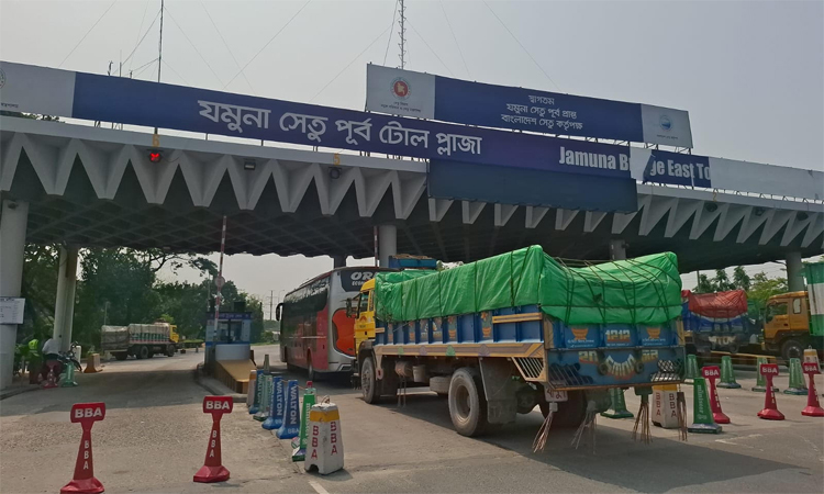 ঈদযাত্রার শেষ মুহূর্তে যমুনা সেতুতে রেকর্ড যানবাহন পারাপার, মহাসড়কে তীব্র চাপ