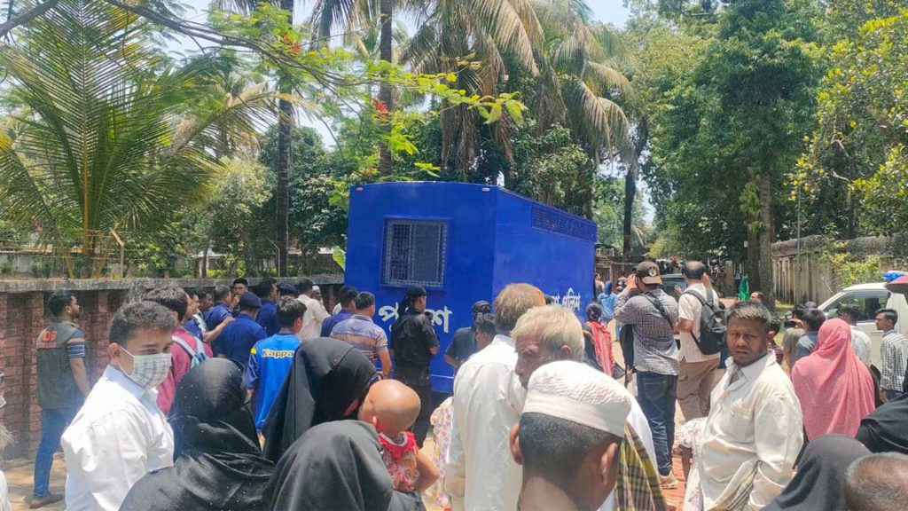 কক্সবাজারে সেনা কর্মকর্তা তানজিম হত্যা মামলায় ৪ জনের মৃত্যুদণ্ড, যাবজ্জীবন ৯