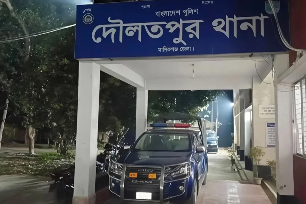 পারিবারিক কলহের জেরে মানিকগঞ্জে মা ও শিশুকে কুপিয়ে হত্যা