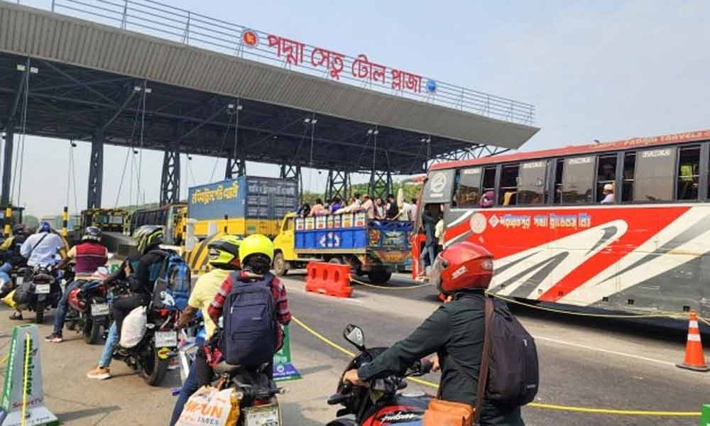 পদ্মা সেতুতে এক দিনে ৪ কোটি ৮০ লাখ টাকা টোল আদায়, রেকর্ড ঈদযাত্রা