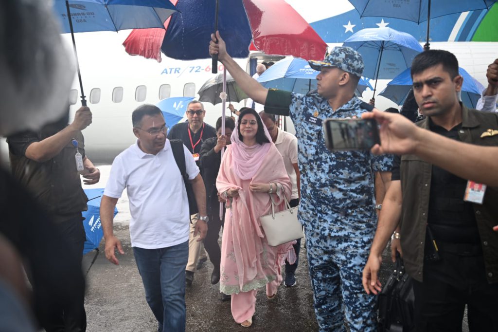 সিলেট সফরে প্রধানমন্ত্রী তারেক রহমান: মাজার জিয়ারত ও উন্নয়ন প্রকল্পের উদ্বোধন