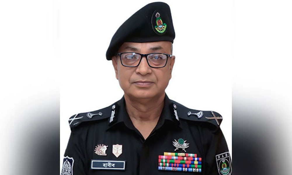 জাতীয় ঈদগাহের নিরাপত্তা পরিদর্শন শেষে র্যাব মহাপরিচালক: ঈদে সুনির্দিষ্ট কোনো হুমকি নেই, নিরাপত্তা জোরদার