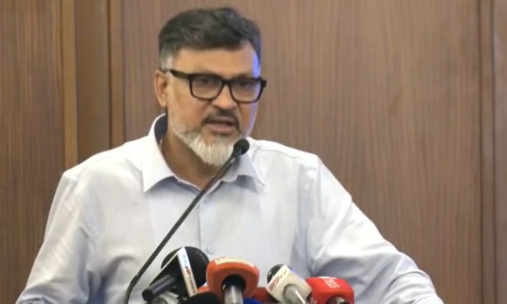 বর্ষা মৌসুমে নিরবচ্ছিন্ন সেবা নিশ্চিতে আড়াই হাজার পরিচ্ছন্নতাকর্মীকে সুরক্ষা সামগ্রী প্রদান