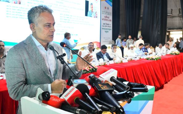 নিরাপদ সড়ক নিশ্চিতে সমন্বিতভাবে কাজ করছে সরকার: সড়ক পরিবহন মন্ত্রী
