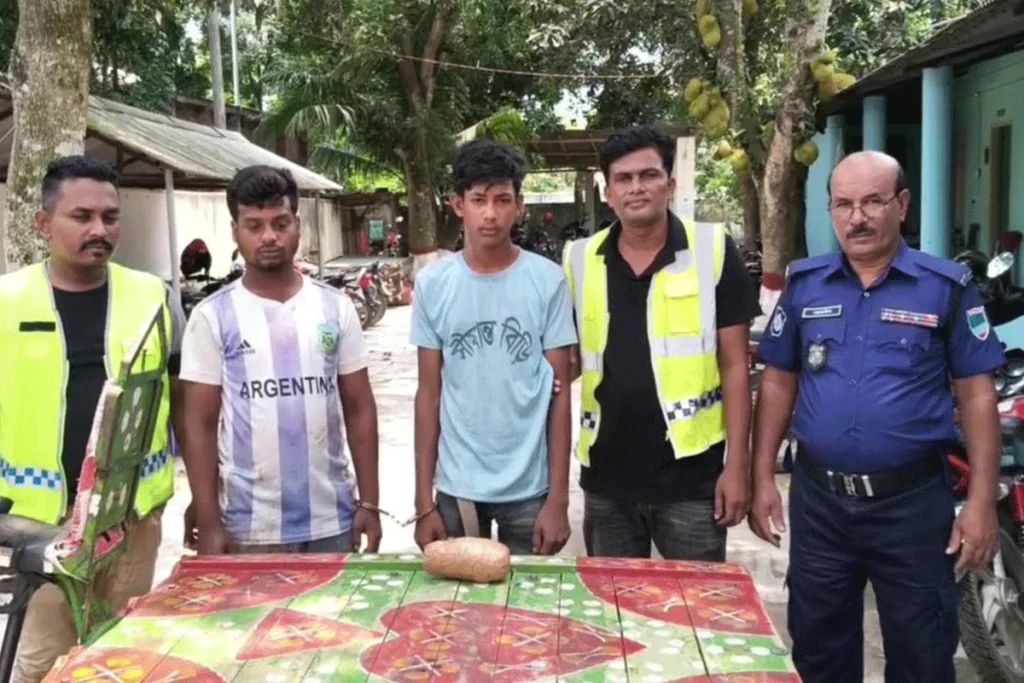 গাংনীতে ৩৫০ গ্রাম গাঁজাসহ আটক ২