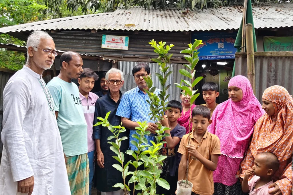 গাইবান্ধায় পরিবেশ আন্দোলনের উদ্যোগে ফলদ বৃক্ষরোপণ কর্মসূচি অনুষ্ঠিত