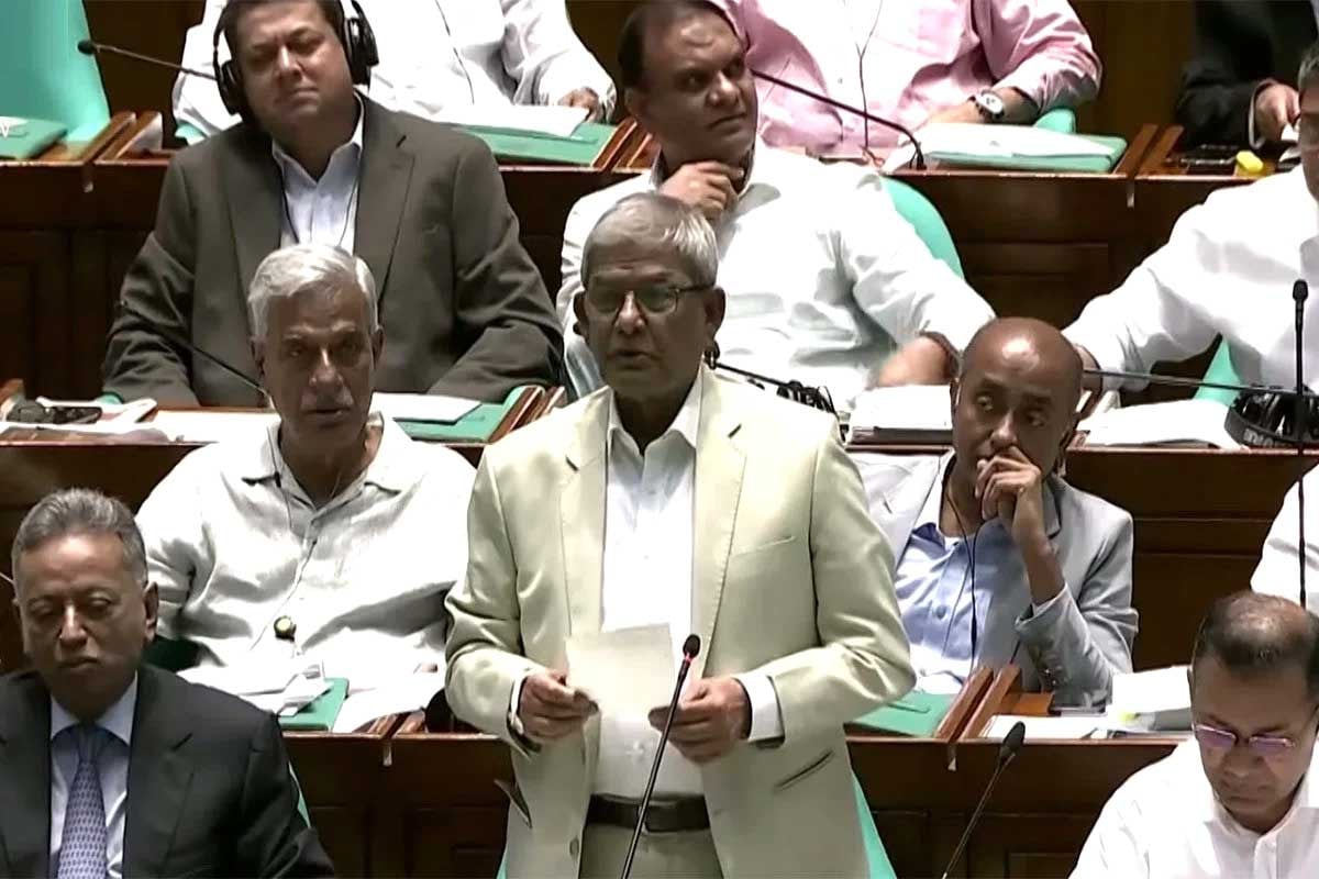 প্রবাসী বাংলাদেশিদের ভোটাধিকার নিশ্চিত করতে পোস্টাল ব্যালটে নিবন্ধন পদ্ধতি চালু
