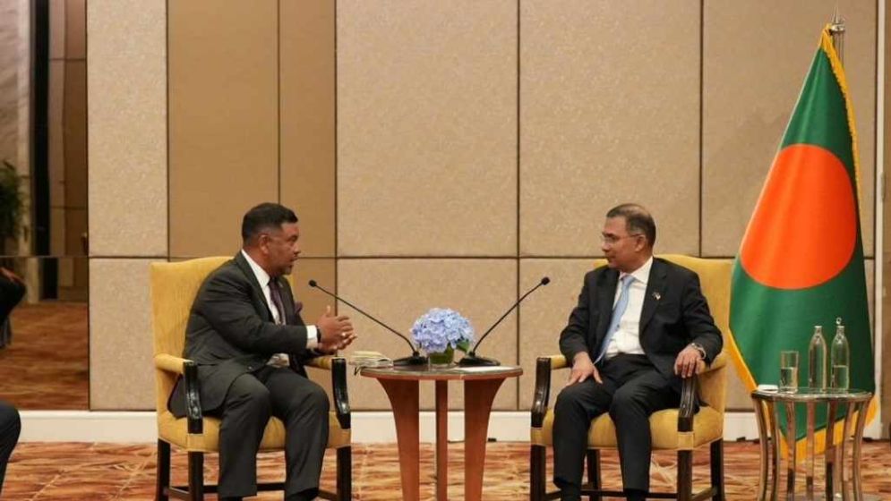 PM Tarique Rahman, Axiata CEO Discuss 5G Rollout and Telecom Investments