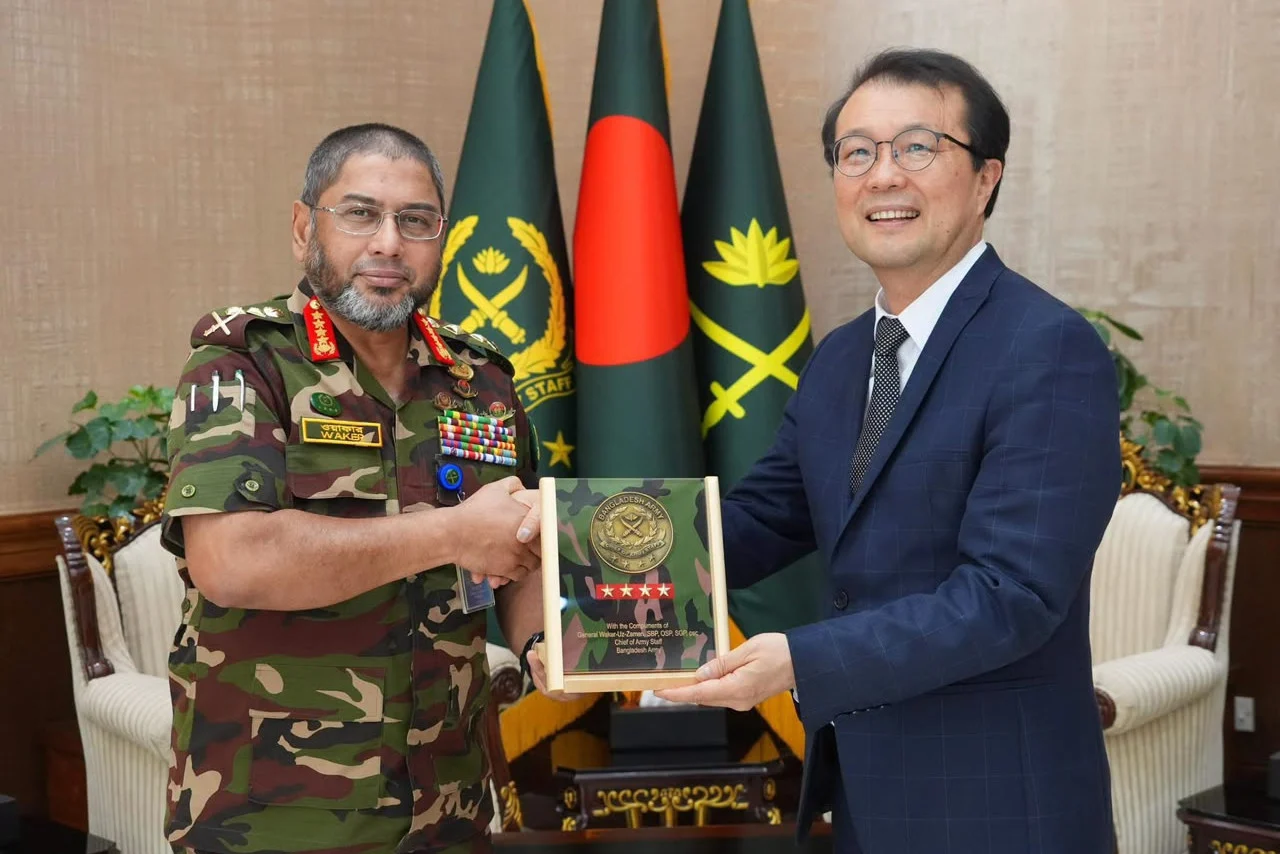 সেনাবাহিনী প্রধানের সাথে দক্ষিণ কোরিয়ার রাষ্ট্রদূতের সৌজন্য সাক্ষাৎ, দ্বিপক্ষীয় সহযোগিতা বৃদ্ধির তাগিদ
