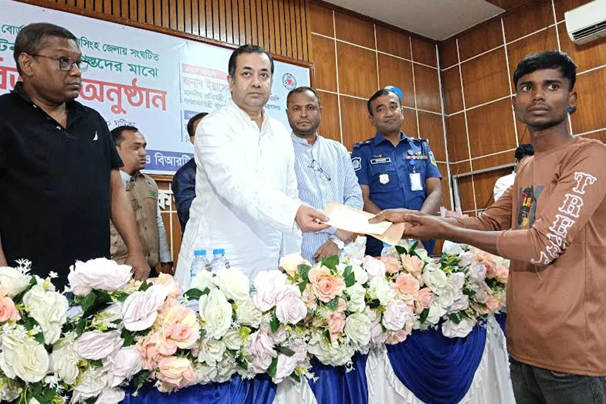 সড়ক দুর্ঘটনা রোধে জনসাধারণের সচেতনতার ওপর গুরুত্বারোপ তথ্য প্রতিমন্ত্রীর