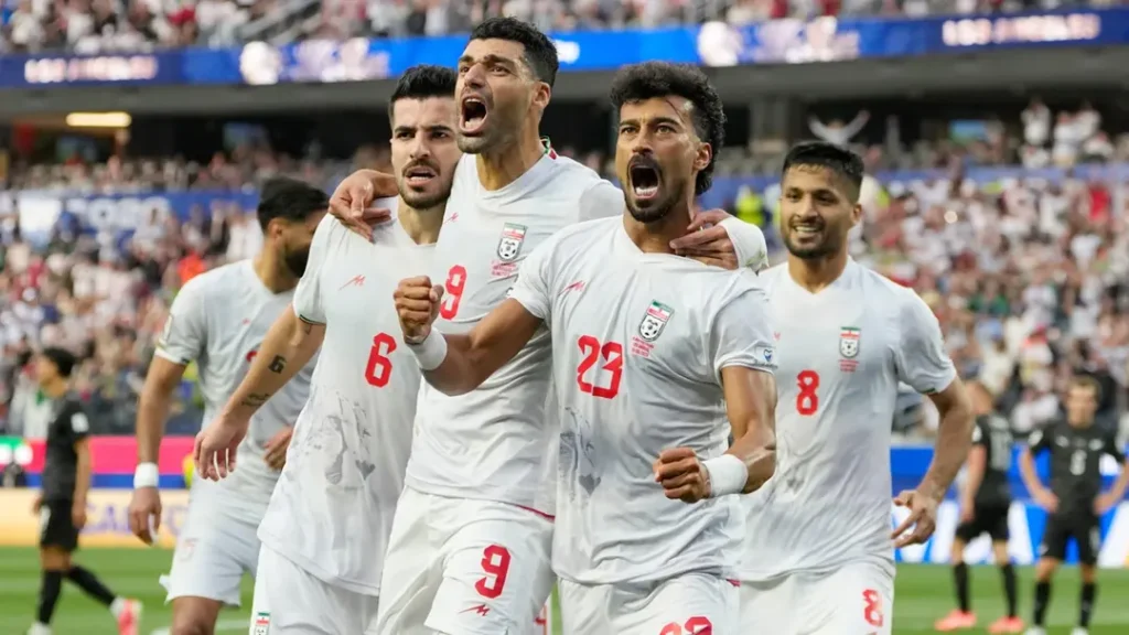 যুক্তরাষ্ট্রের রাজনৈতিক চাপ ও ভিসা জটিলতার মধ্যেও ড্র দিয়ে ইরানের বিশ্বকাপ অভিযান শুরু