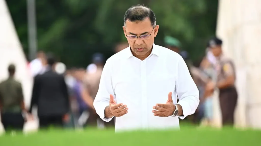 দেশে ফিরেই শহীদ জিয়ার মাজার জিয়ারত করলেন প্রধানমন্ত্রী তারেক রহমান
