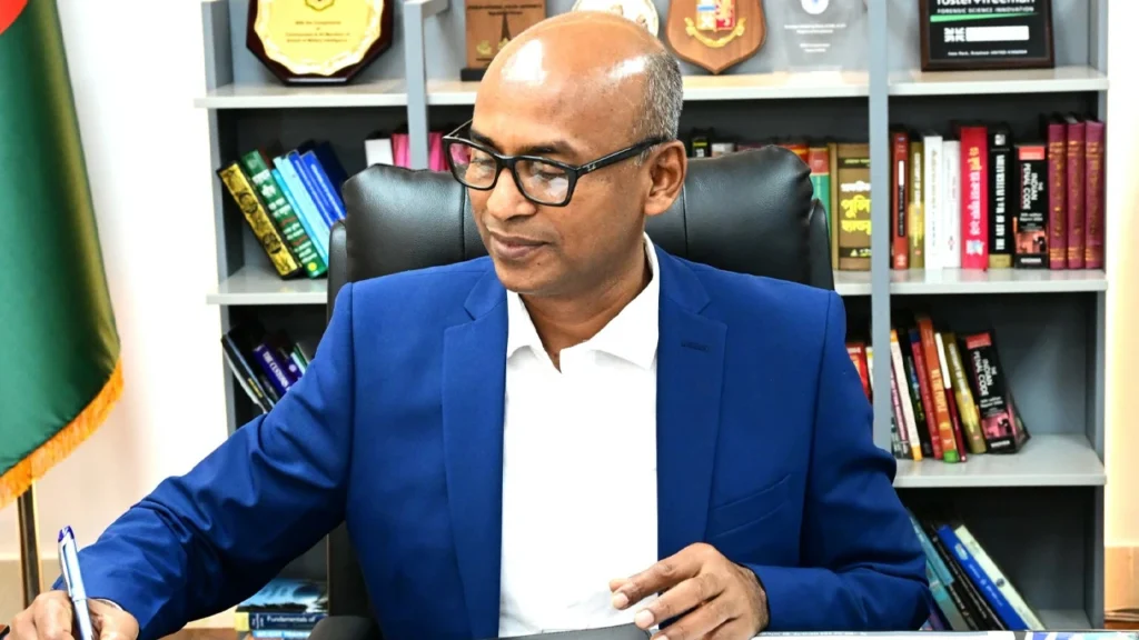 সিআইডির প্রধান হিসেবে দায়িত্ব নিলেন ব্যারিস্টার মোশাররফ হোছাইন