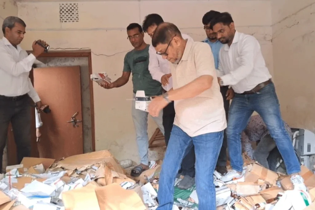 মোরেলগঞ্জ স্বাস্থ্য কমপ্লেক্সে সরকারি ওষুধের অপচয়: আকস্মিক পরিদর্শনে চরম অব্যবস্থাপনায় ক্ষুব্ধ স্বাস্থ্যমন্ত্রী