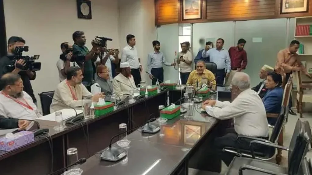 নির্বাচন কমিশনের সঙ্গে জামায়াতে ইসলামীর প্রতিনিধি দলের বৈঠক