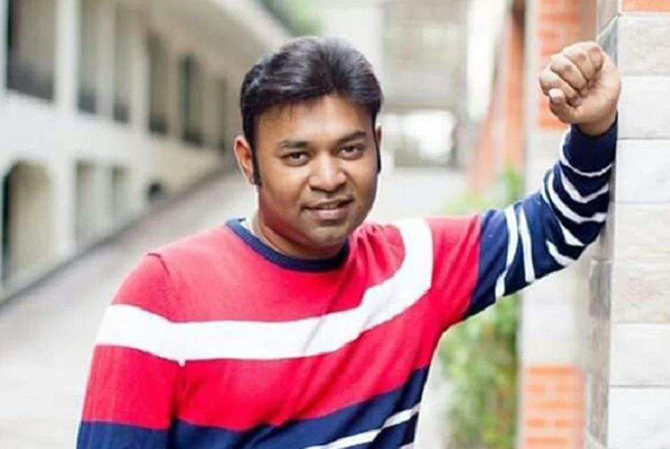 দীর্ঘ এক দশক পর ফের মঞ্চ পরিবেশনায় ঢালিউড তারকা কাজী মারুফ