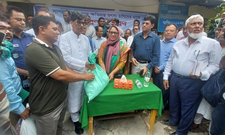 বন্যার ক্ষয়ক্ষতি কাটিয়ে উঠতে চট্টগ্রামের কৃষকদের জন্য বিশেষ সহায়তা প্যাকেজ ঘোষণা