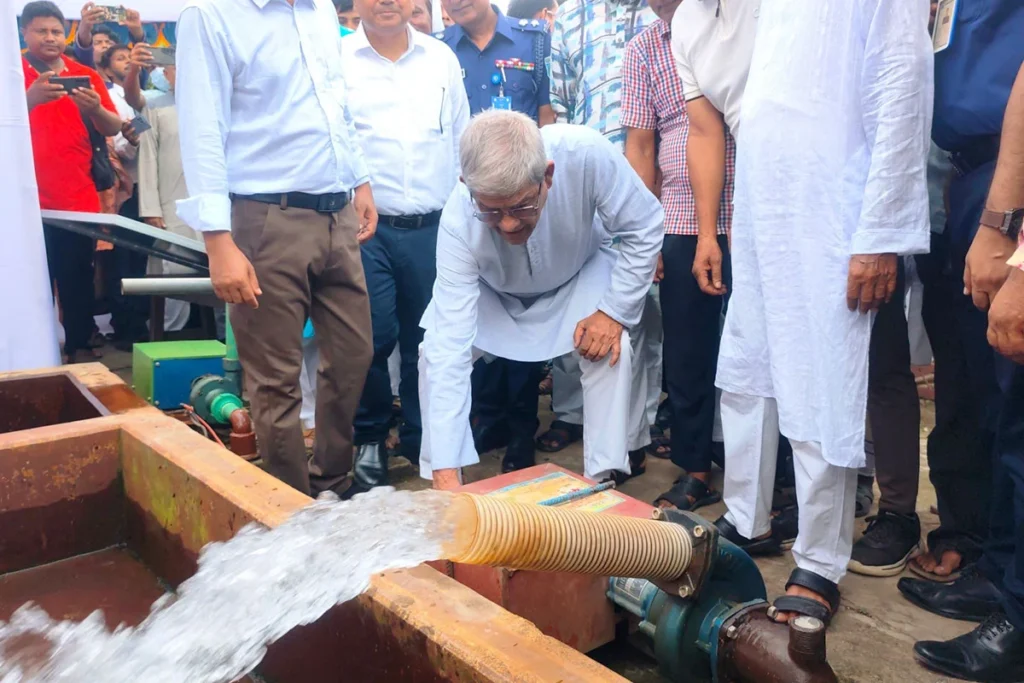 দেশীয় প্রযুক্তির সোলার সেচপাম্প দেশব্যাপী ছড়িয়ে দেওয়ার ঘোষণা স্থানীয় সরকার মন্ত্রীর