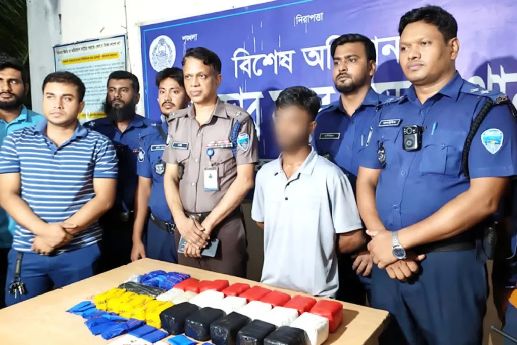 কক্সবাজারে ঢাকাগামী দূরপাল্লার বাসে অভিযান: ৯২ হাজার পিস ইয়াবাসহ আটক ১