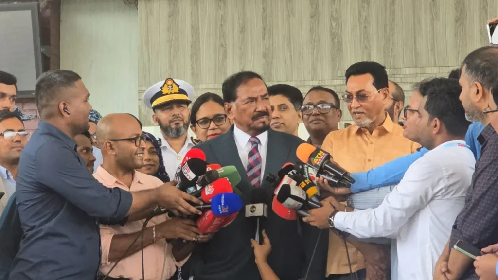 ব্যাংকক সফর শেষে দেশে ফিরলেন স্পিকার, রাষ্ট্রপতির পদত্যাগ প্রসঙ্গে অনিশ্চয়তা প্রকাশ