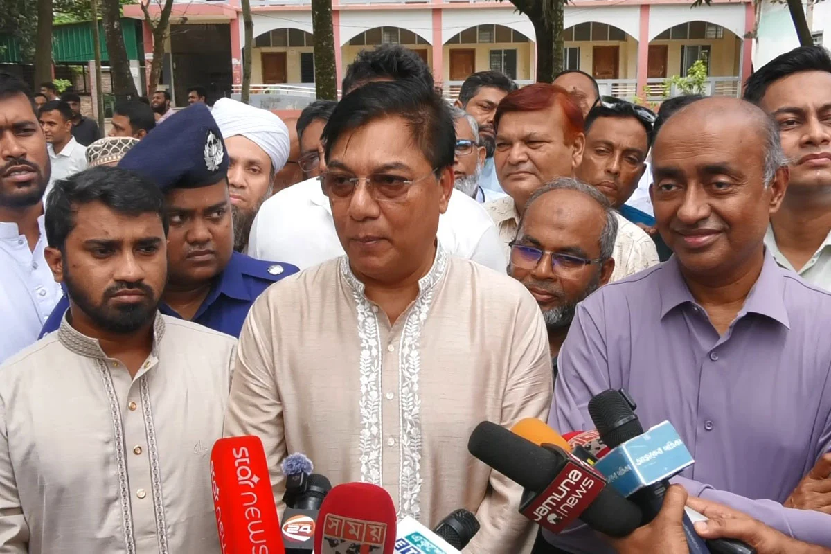 কক্সবাজারসহ সারাদেশের পর্যটন কেন্দ্রগুলোর আধুনিকায়নে মাস্টারপ্ল্যান হাতে নিয়েছে সরকার