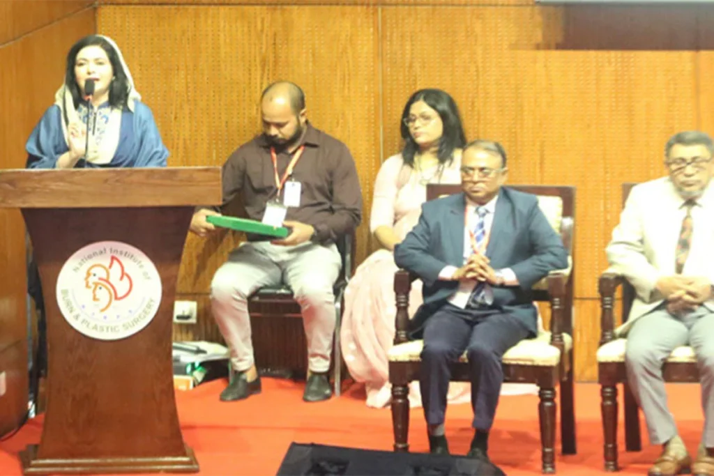 দুর্যোগে রাজনৈতিক দলমতের ঊর্ধ্বে উঠে দলবদ্ধভাবে মানুষের কল্যাণে উঠে কাজ করতে হবে : জুবাইদা রহমান।
