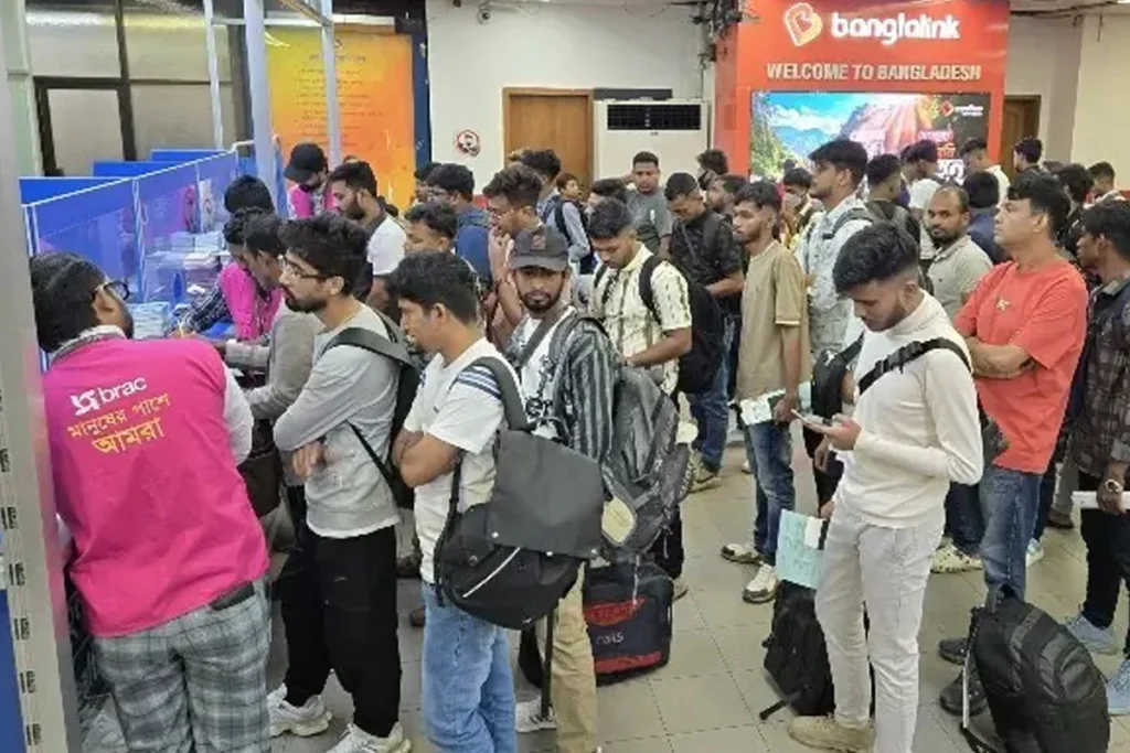 কম্বোডিয়া থেকে আরও ১০৯ বাংলাদেশির প্রত্যাবর্তন: সাইবার স্ক্যামের ভয়াবহতা ও মানব পাচার প্রতিরোধে জরুরি পদক্ষেপের দাবি