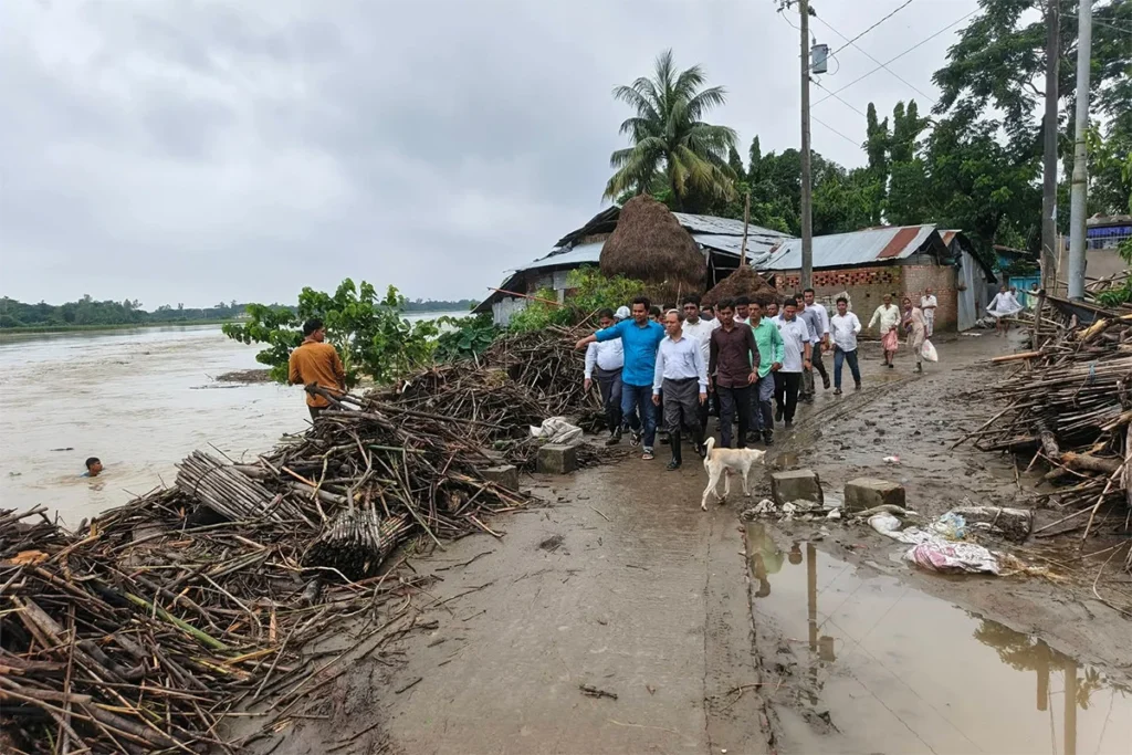 টানা ৯ দিনের ভারি বর্ষণে কক্সবাজারে ৮৯০ কোটি টাকার ক্ষতি, নিহত ৩২