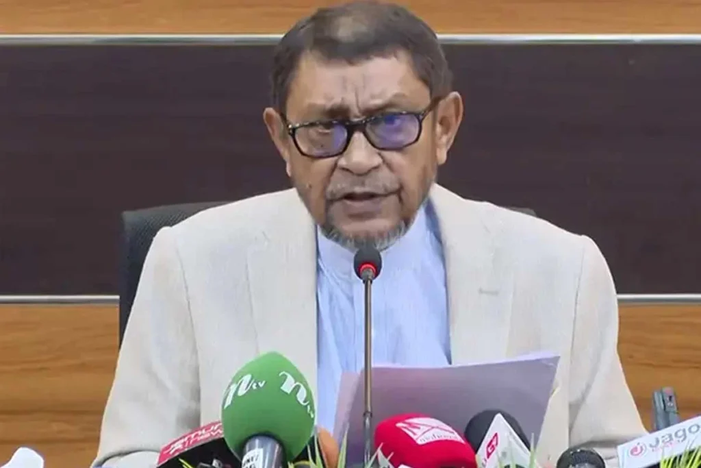 ১১ জেলায় স্বাস্থ্যসেবা সচল রাখতে সর্বোচ্চ প্রস্তুতি, পর্যাপ্ত অ্যান্টিভেনম ও স্যালাইন মজুত