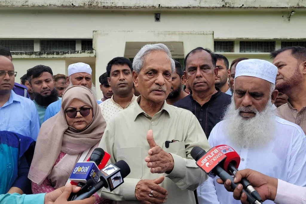 ময়নামতি জাদুঘর পরিদর্শনকালে সংস্কৃতিমন্ত্রী: সম্পন্ন হয়েছে জুলাই জাদুঘরের প্রস্তুতি