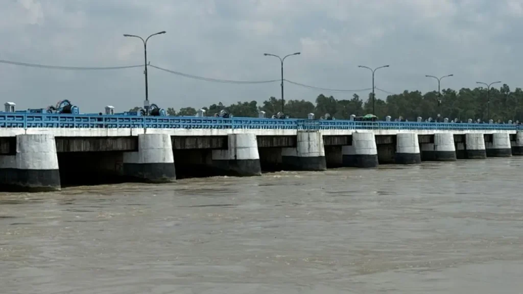 তিস্তা নদীর পানি বৃদ্ধি: বিপৎসীমার কাছাকাছি, প্লাবনের আশঙ্কায় নিম্নাঞ্চল