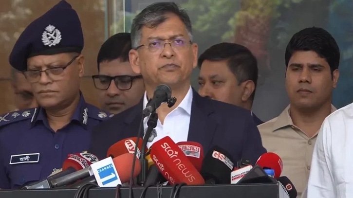 লুট হওয়া ও অবৈধ অস্ত্র উদ্ধারে তথ্যদাতাদের পুরস্কার দেওয়ার ঘোষণা স্বরাষ্ট্রমন্ত্রীর