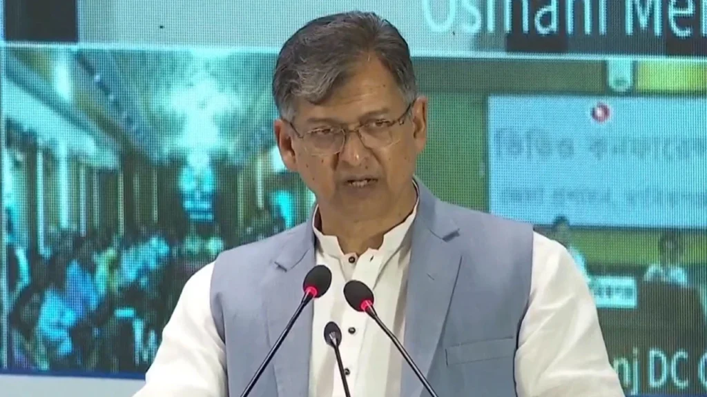 বেসরকারি শিক্ষক-কর্মচারীদের অবসর ও কল্যাণ সুবিধার চেক বিতরণ: সরকারের প্রতিশ্রুতি রক্ষা প্রসঙ্গে স্বরাষ্ট্রমন্ত্রী