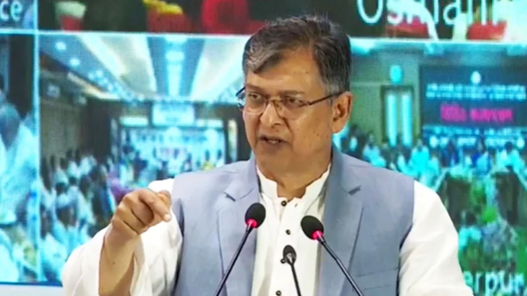 ৩১ দফা দিলে ৩২ দফা পর্যন্ত পূরণ করে বিএনপি: স্বরাষ্ট্রমন্ত্রী