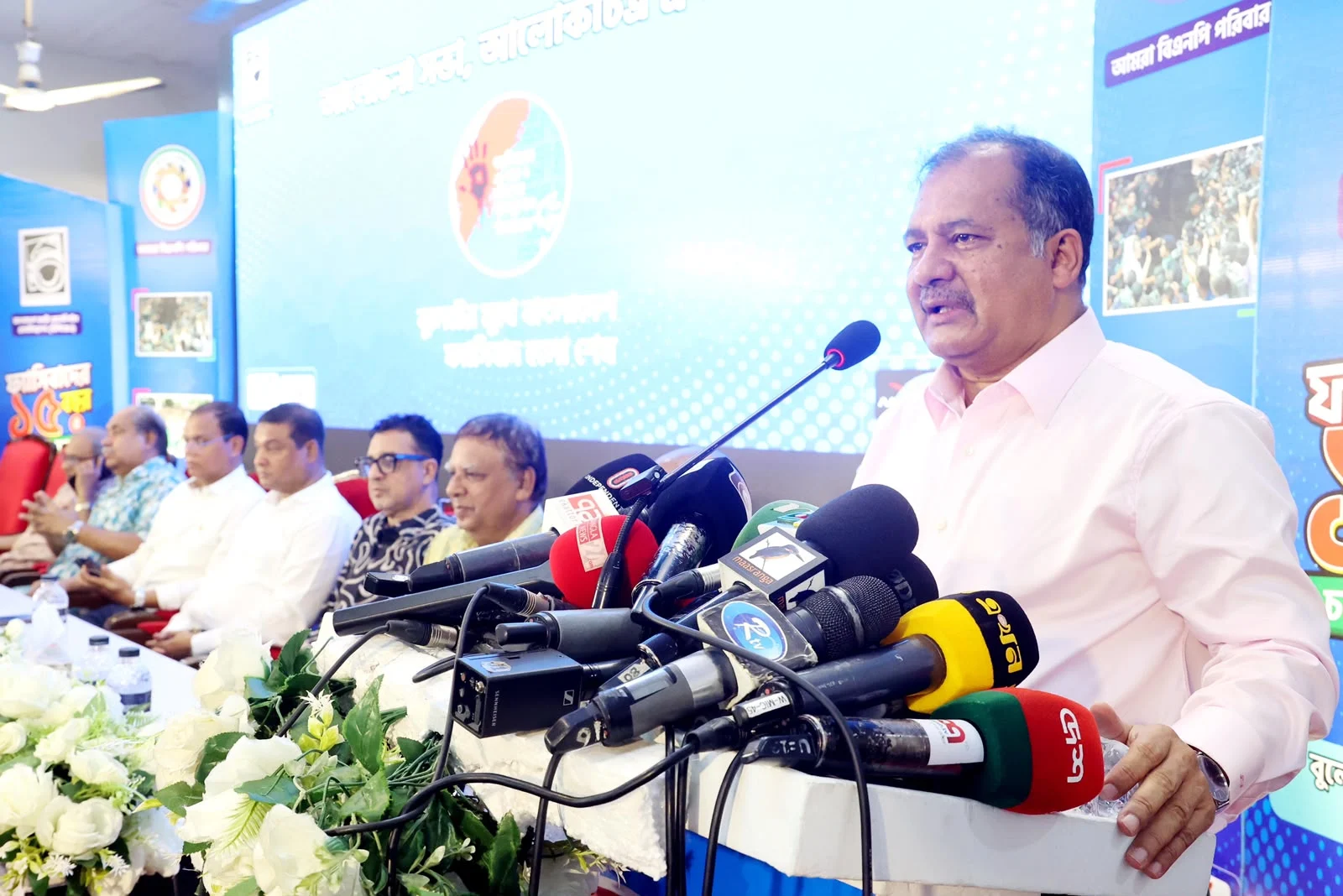 রাজপথে অস্থিতিশীলতা সৃষ্টির চক্রান্ত না করে সবাইকে দেশ গড়ার আহ্বান তথ্যমন্ত্রীর