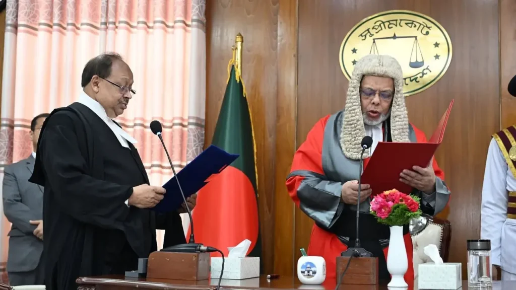 সুপ্রিম কোর্টের আপিল বিভাগের নতুন বিচারপতি হিসেবে মো. হাবিবুল গনির শপথগ্রহণ সম্পন্ন