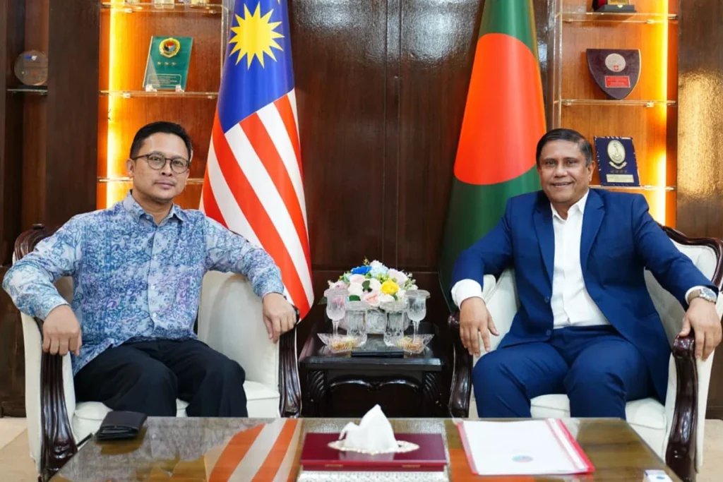 বাংলাদেশ ও মালয়েশিয়ার মধ্যকার প্রতিরক্ষা সহযোগিতা জোরদারের ওপর গুরুত্বারোপ